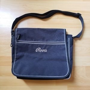 🎁 3for$18 Roots messenger bag